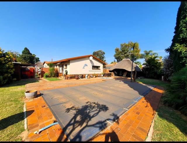 4 BEDROOM HOUSE FOR SALE IN THE ORCHARDS